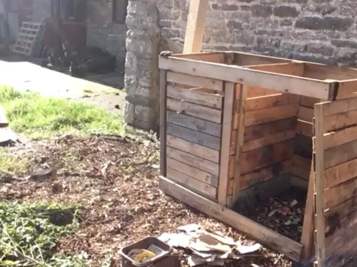 How to compost in a bin in 5 easy steps